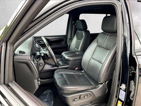 Used 2022 Chevrolet Suburban RST w/ Sport Performance Package AWD/4WD image 26