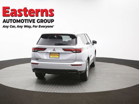 Used 2024 Mitsubishi Outlander ES AWD/4WD image 37
