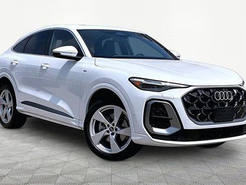 Used 2025 Audi Q5 Premium Plus w/ Premium Plus AWD/4WD image 11
