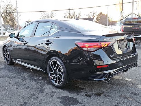 Used 2025 Nissan Sentra SR w/ SR Premium Package image 4