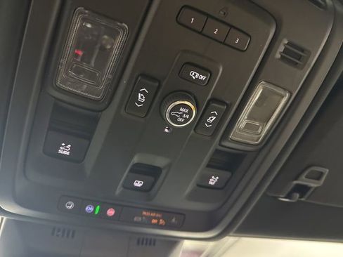 Certified 2021 Cadillac Escalade ESV Premium Luxury w/ Driver Assist Tech Package AWD/4WD image 15