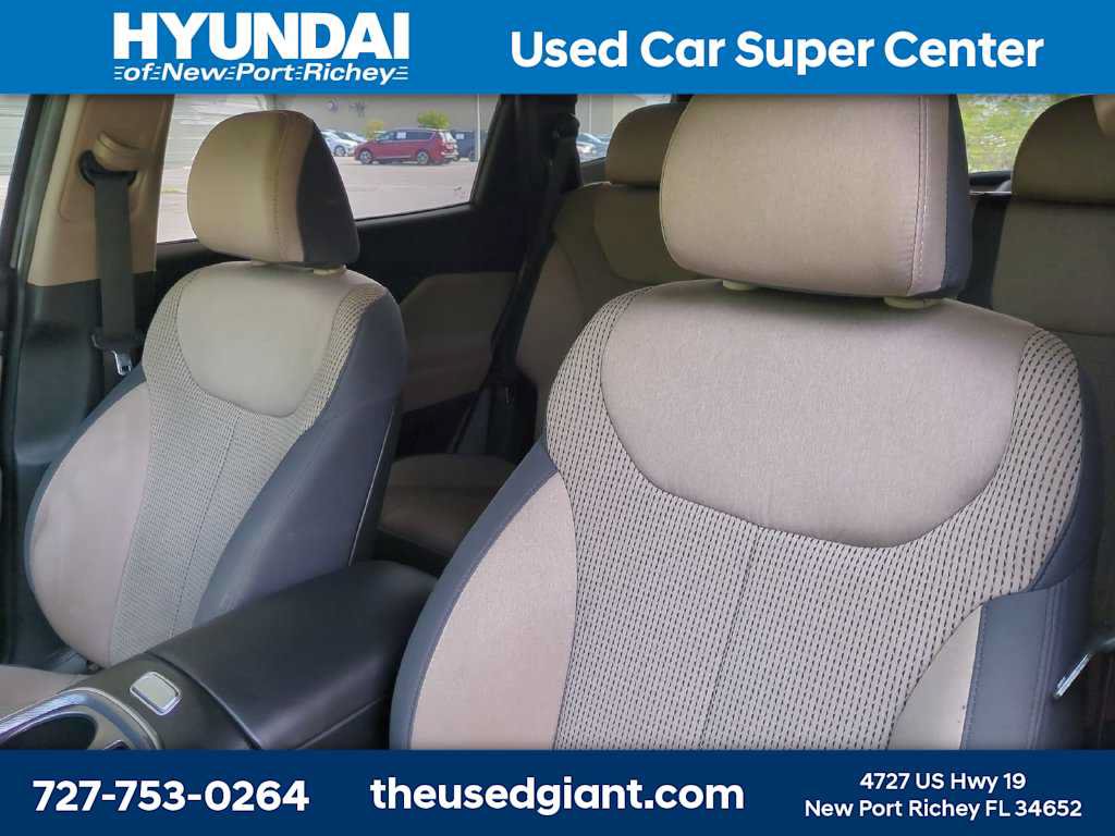 Certified 2023 Hyundai Santa Fe SE FWD image 7