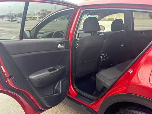 Used 2021 Kia Sportage LX image 34