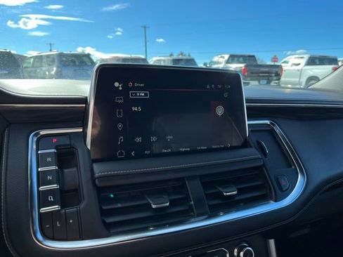 Used 2022 GMC Yukon XL SLT image 42