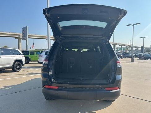 New 2025 Jeep Grand Cherokee L Limited w/ Luxury Tech Group II image 10