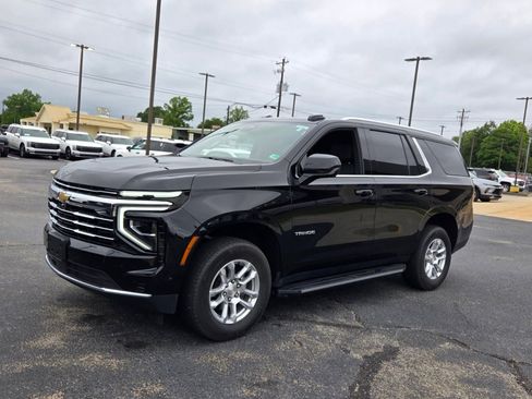 Used 2025 Chevrolet Tahoe LT AWD/4WD image 3