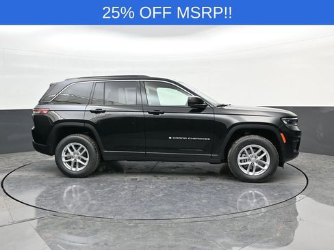 New 2025 Jeep Grand Cherokee Laredo X w/ Luxury Tech Group I AWD/4WD image 8