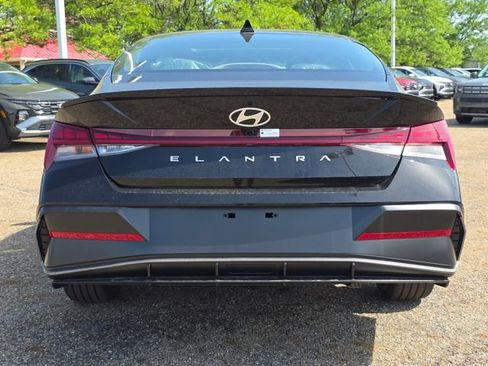 New 2026 Hyundai Elantra SEL Sport Premium FWD image 15