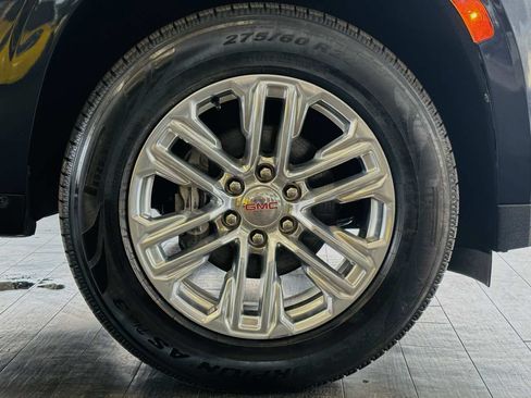 Used 2023 GMC Yukon XL SLT AWD/4WD image 25