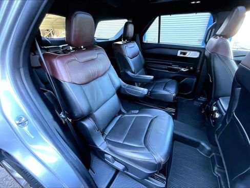 Used 2022 Ford Explorer Platinum w/ Equipment Group 601A image 19