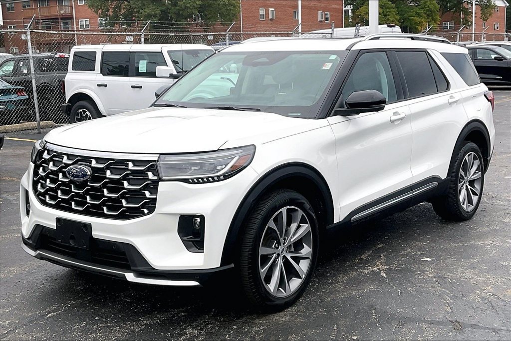 Used 2025 Ford Explorer Platinum w/ Ultimate Package AWD/4WD image 11