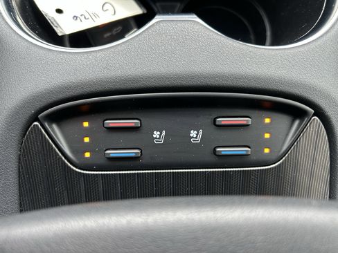 Used 2021 Toyota Venza XLE w/ Softex Package image 33