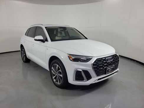 Used 2024 Audi Q5 2.0T Premium Plus w/ Premium Plus Package AWD/4WD image 3