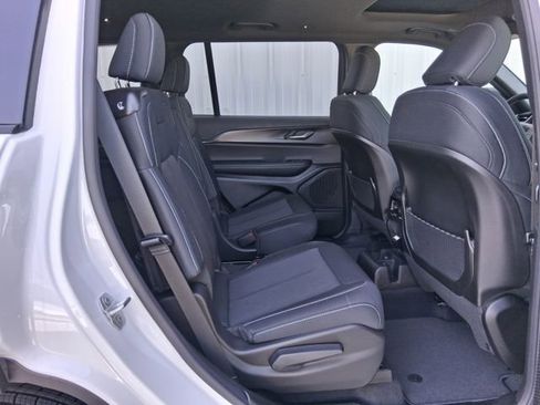 New 2026 Jeep Grand Cherokee L 2WD image 23