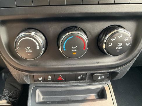 Used 2015 Jeep Patriot High Altitude AWD/4WD image 31