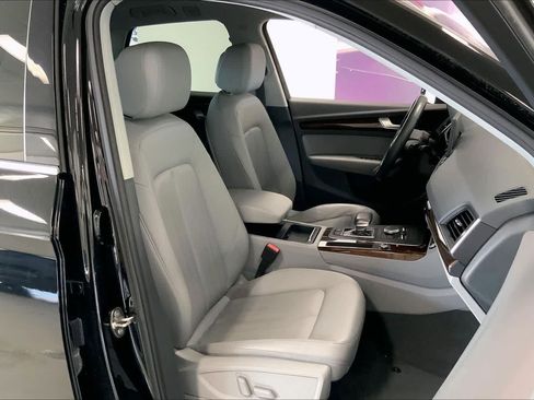 Used 2019 Audi Q5 2.0T Premium AWD/4WD image 11
