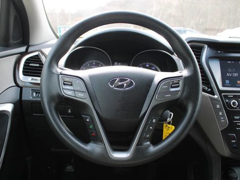 Used 2019 Hyundai Santa Fe XL SE image 36