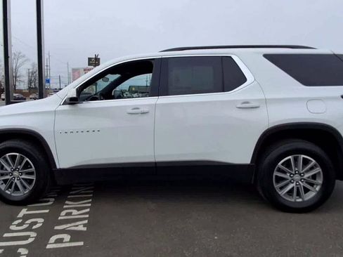 Used 2023 Chevrolet Traverse LT image 5
