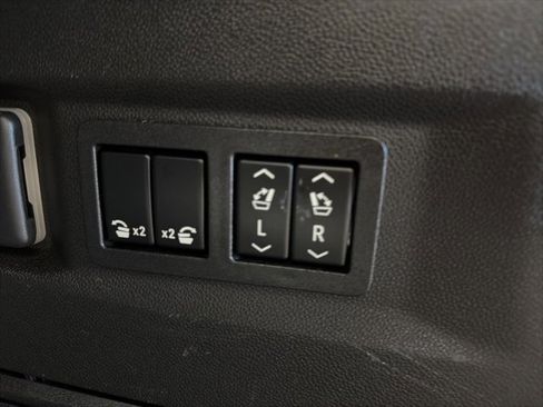 Used 2022 Chevrolet Tahoe High Country image 24