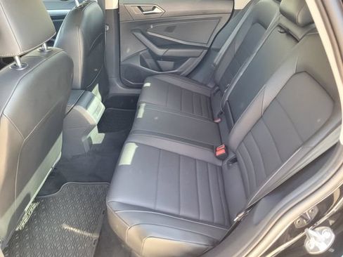Used 2021 Volkswagen Jetta SE FWD image 26