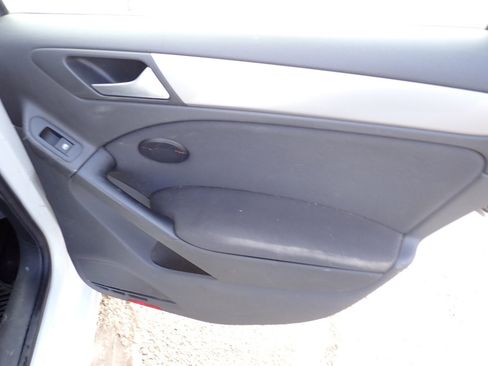 Used 2012 Volkswagen Golf 2.5L Conv & Sunroof 4 Door PZE image 17