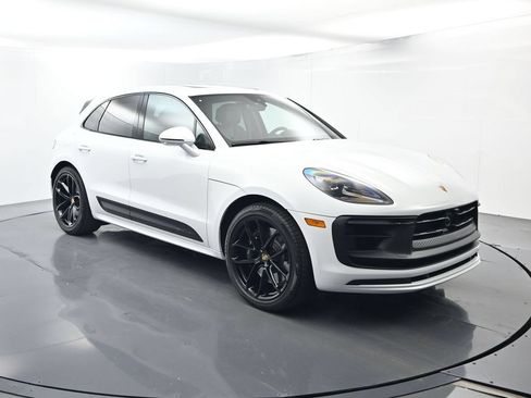 Certified 2026 Porsche Macan GTS AWD/4WD image 17