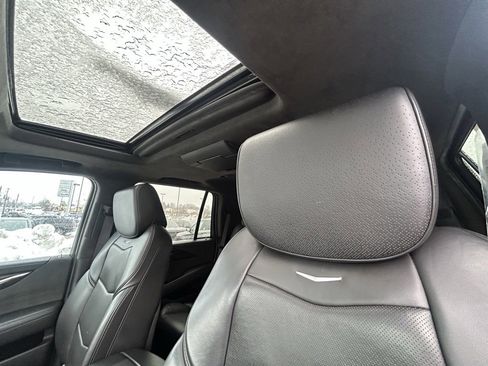 Used 2018 Cadillac Escalade Platinum image 14