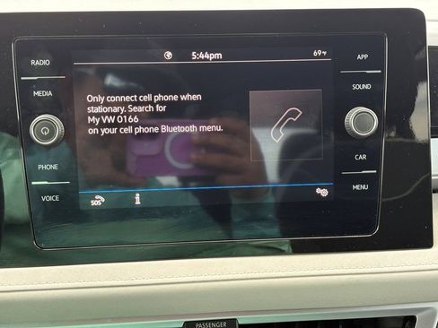 Used 2025 Volkswagen Taos SE FWD image 25