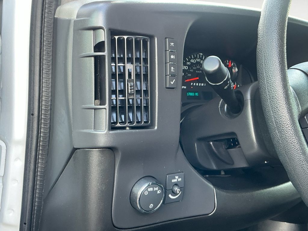 Used 2025 GMC Savana 2500 w/ Driver Convenience Package RWD image 9