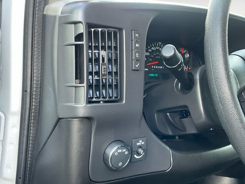 Used 2025 GMC Savana 2500 w/ Driver Convenience Package RWD image 9