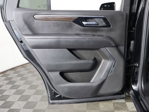Used 2025 Chevrolet Tahoe Z71 AWD/4WD image 27