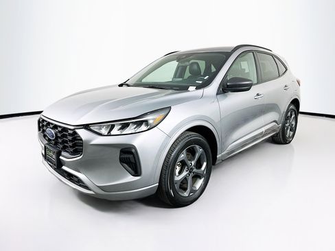 Used 2024 Ford Escape ST-Line image 3