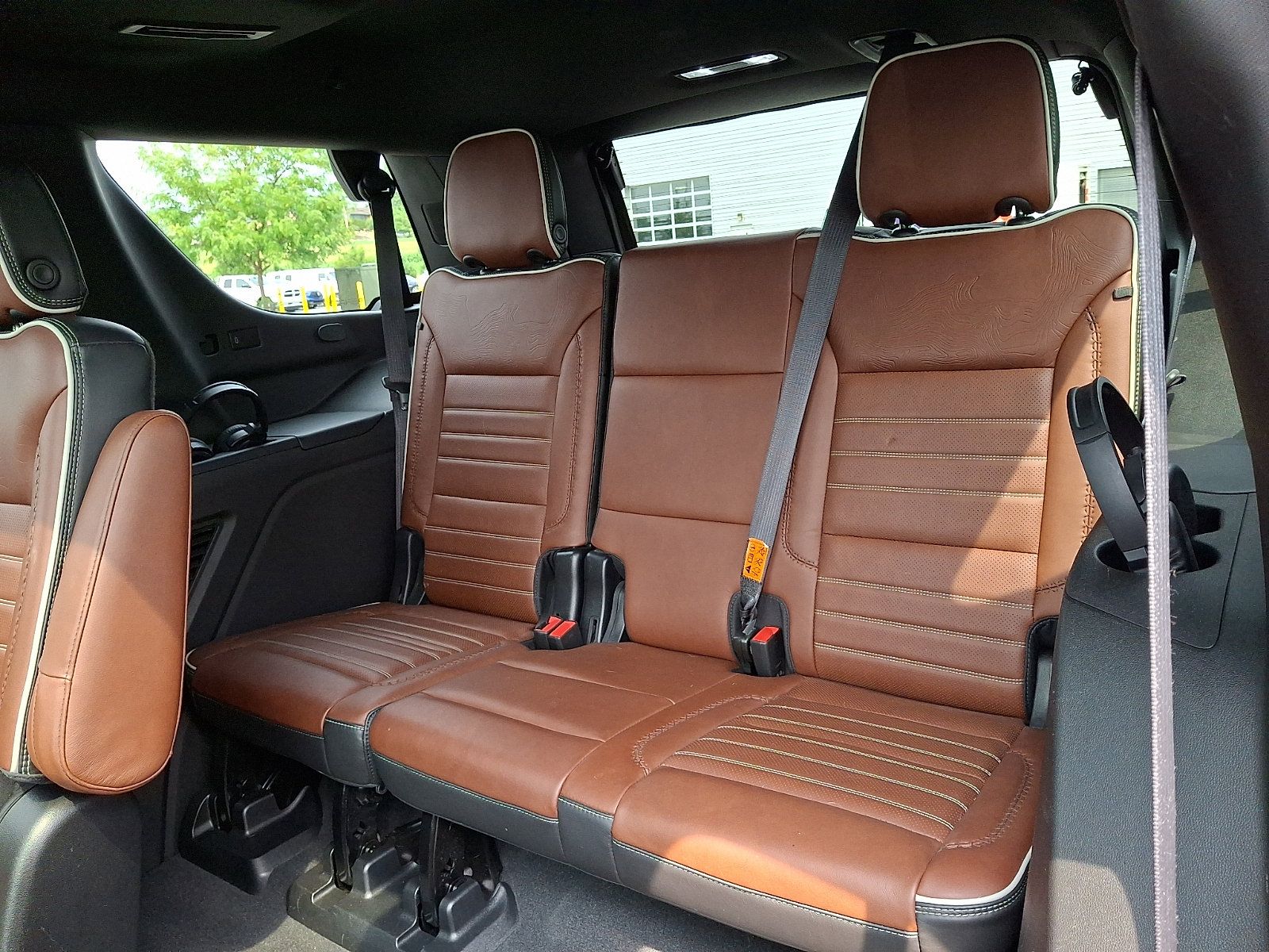 Used 2023 GMC Yukon Denali Ultimate AWD/4WD image 10