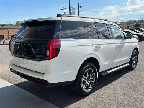 Used 2025 Ford Expedition Active RWD image 26