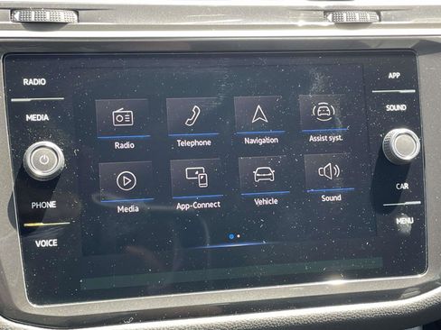 Certified 2024 Volkswagen Tiguan SE image 24