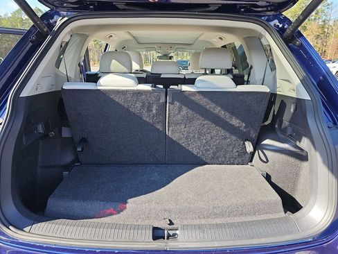 Used 2024 Volkswagen Tiguan SE image 13