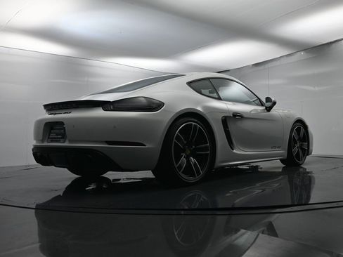 Used 2025 Porsche 718 Cayman GT4 image 44