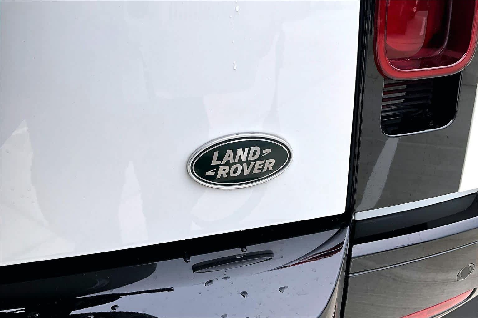Used 2022 Land Rover Defender 110 X-Dynamic HSE AWD/4WD image 10