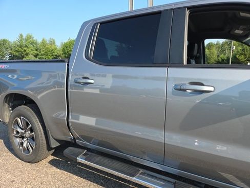 Used 2023 Chevrolet Silverado 1500 LT AWD/4WD image 11