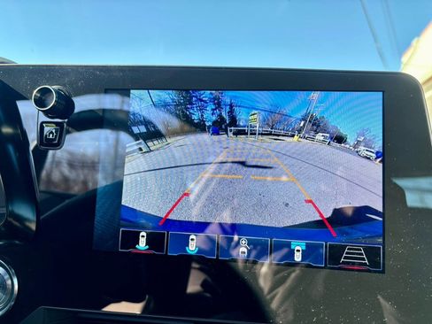 Used 2024 Chevrolet Corvette Z06 w/ Z07 Performance Package image 18