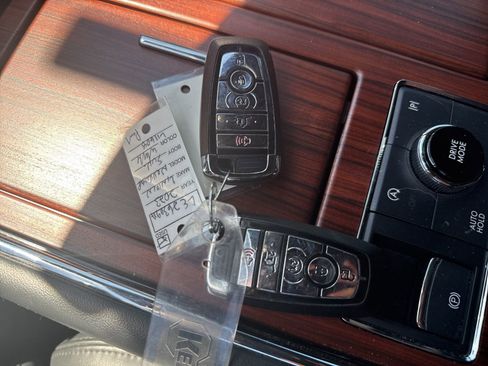 Used 2023 Lincoln Navigator Reserve image 28