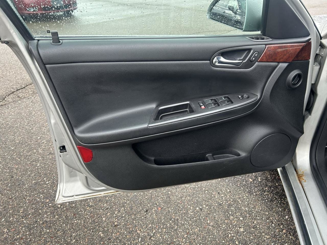 Used 2007 Chevrolet Impala LT w/ Preferred Equipment Group FWD image 14