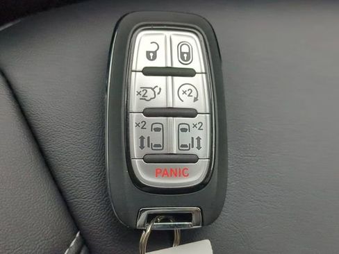 New 2026 Chrysler Pacifica Select w/ S Appearance Package image 26