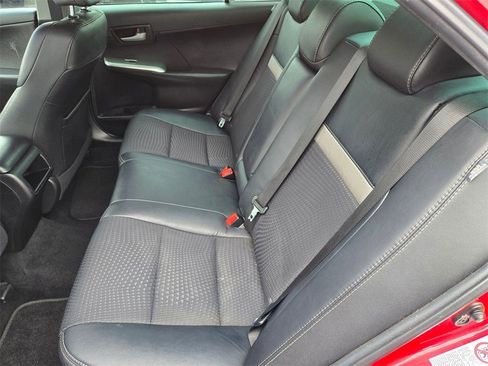 Used 2014 Toyota Camry L image 7