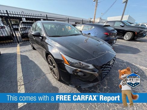 Used 2024 Nissan Altima 2.5 SR FWD image 2