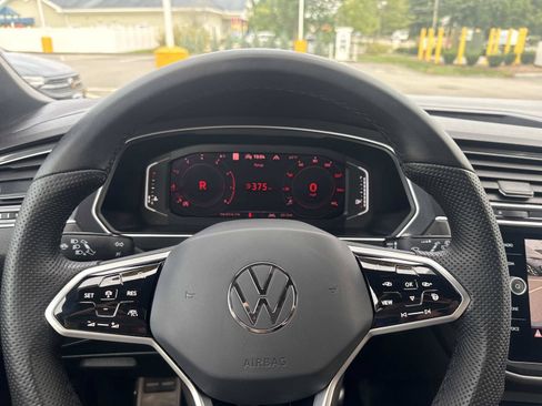 Certified 2024 Volkswagen Tiguan SEL R-Line AWD/4WD image 29