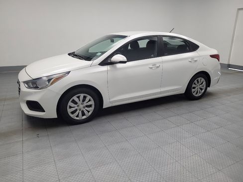 Used 2021 Hyundai Accent SE FWD image 2