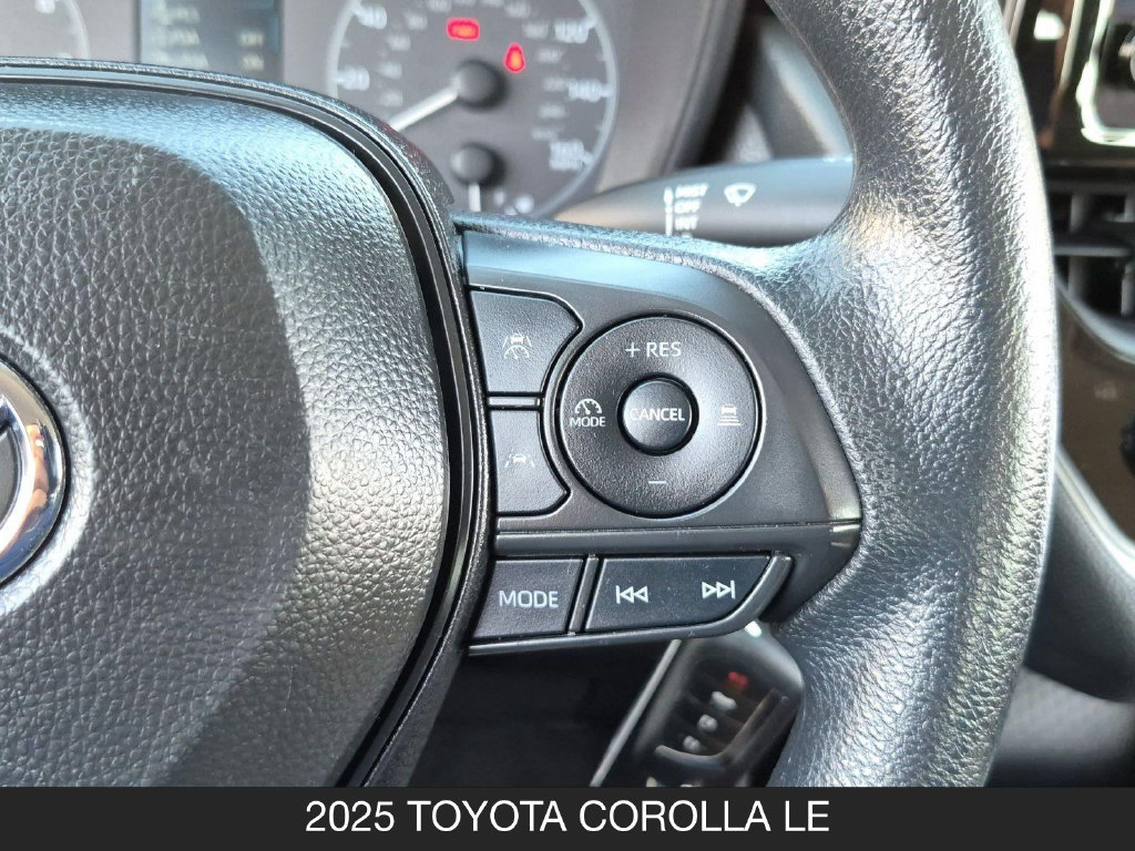Used 2025 Toyota Corolla LE FWD image 18