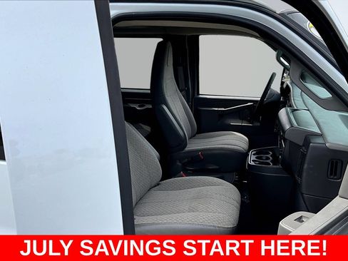 Used 2025 GMC Savana 3500 LT w/ LT Preferred Equipment Group RWD image 21