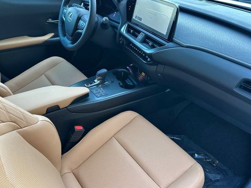 New 2026 Lexus UX 300h AWD image 19